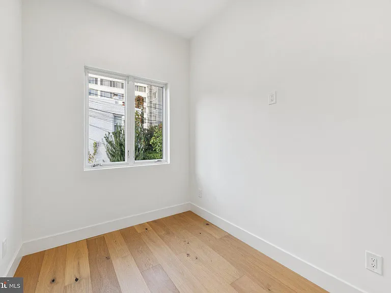 2507 I St NW — Photo 18