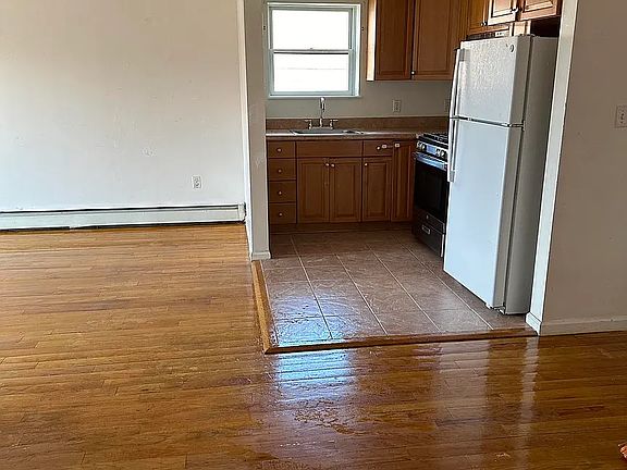 3rd image of 2715 Paulding Ave Floor 3
