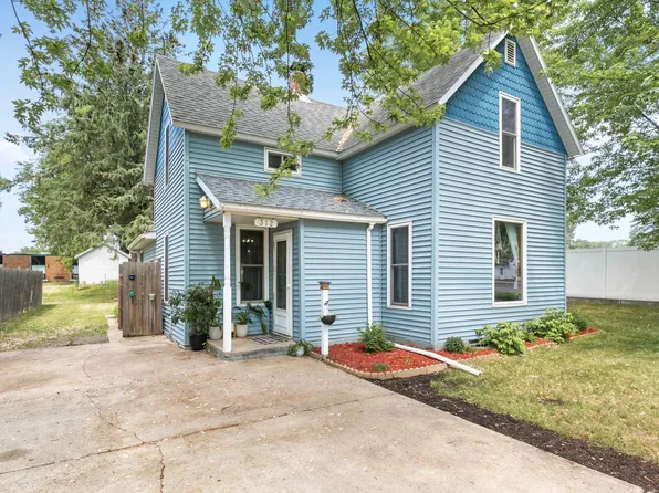 312 N 1st St, Royalton, MN 56373