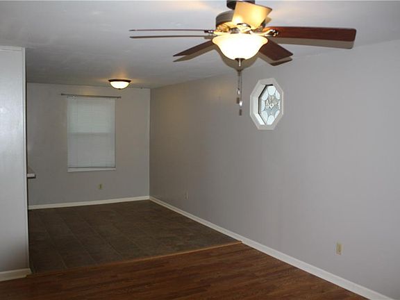 4th image of 311 Broken Arrow Ct