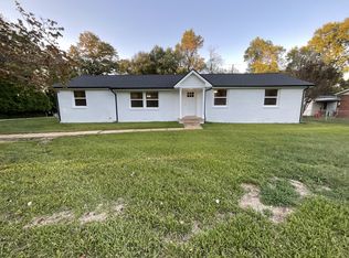 38 Hillsboro Rd, Clarksville, TN 37042