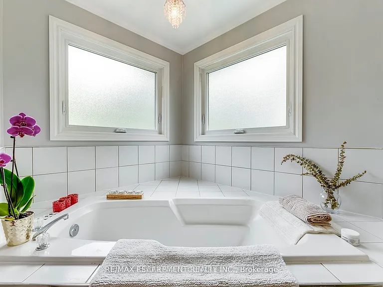 1239 White Ln — Photo 24
