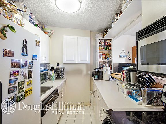 4th image of 2540 Shore Blvd #19E