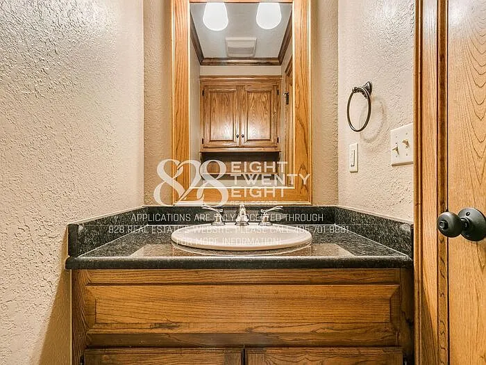3723 Barwick Ct — Photo 54