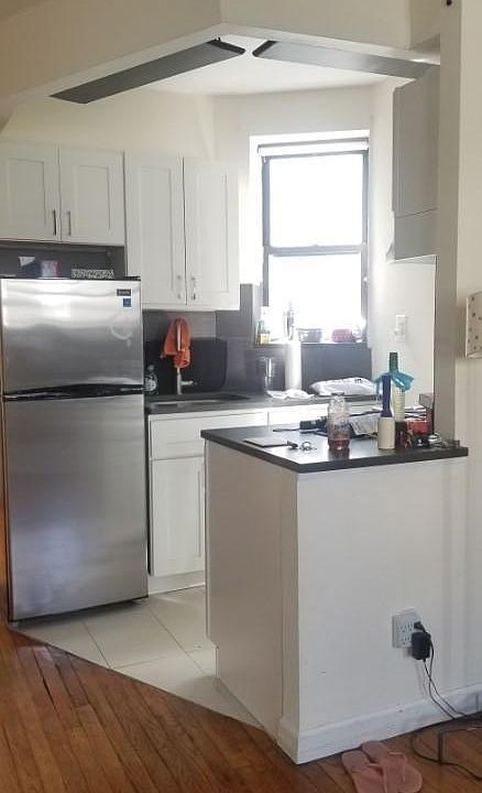 1st image of 255 E 10th St APT 5C
