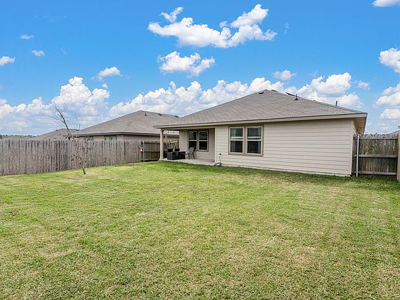 3rd image of 113 Blanco Dr