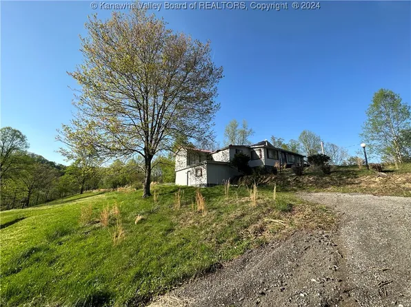 271 Left Fork Powell Hollow Rd, Danville, WV 25053