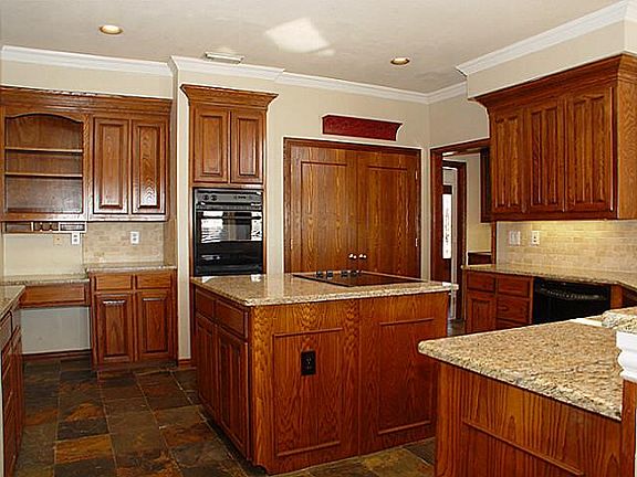 2nd image of 4612 Oak Springs Dr