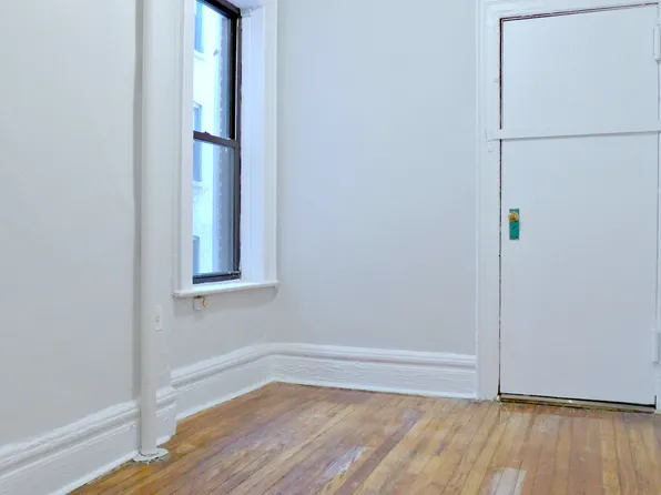 191 Claremont Avenue image 2 of 6