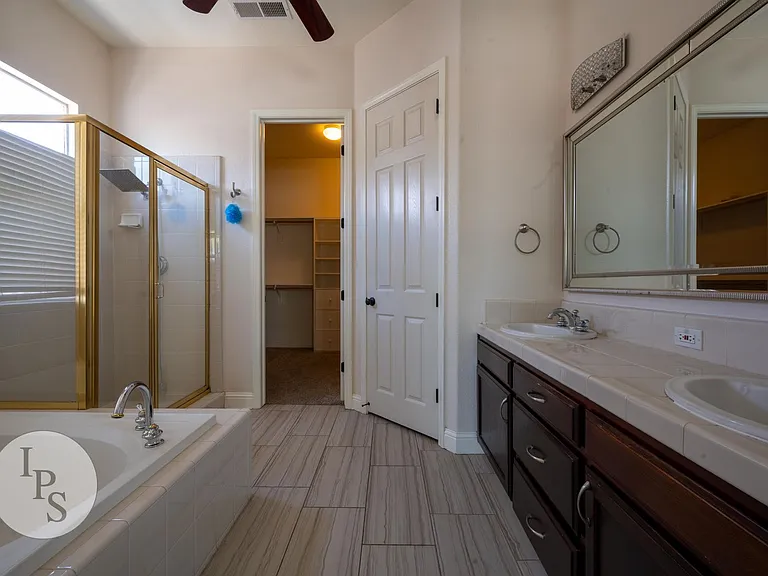 2389 Prescott Ave — Photo 26