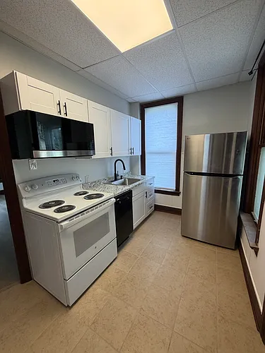 320 N Hanover St #A Photo 1