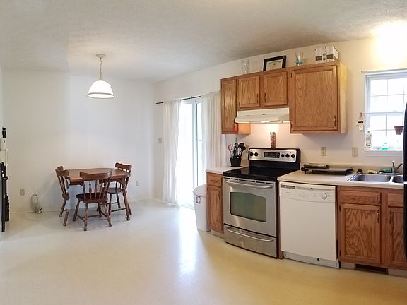 5th image of 853 Grove Ln