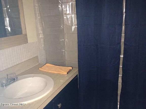 4th image of 223 Columbia Dr APT 224