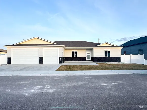 810 Salmon Dr, Heyburn, ID 83336