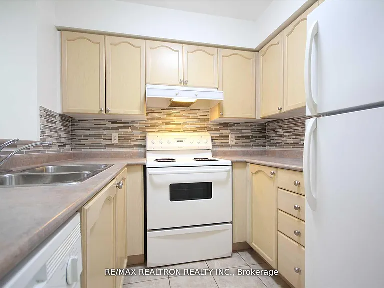 35 Finch Ave E #1208 — Photo 5