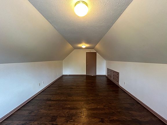4th image of 9405 Bancroft Ave #Up