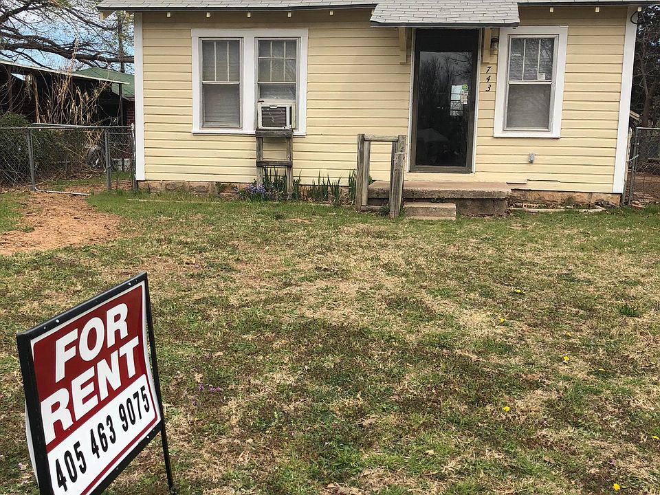 1st image of 743 SE 40th St