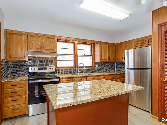 2nd image of 900 NW 69th St