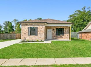 2409 Daniel Dr, Violet, LA 70092