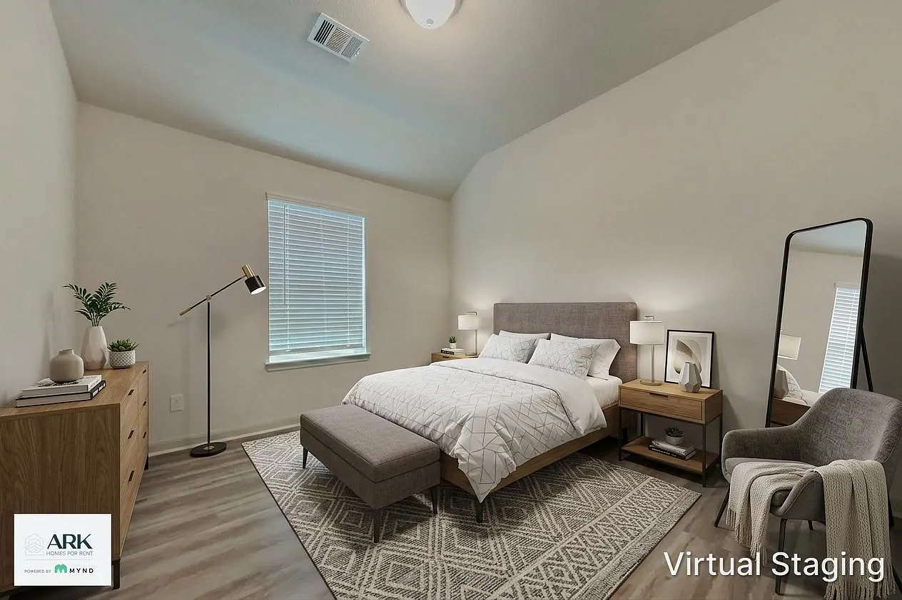 4 bed, 3.5 bath, 2064 sqft, $2,345 — Photo 4