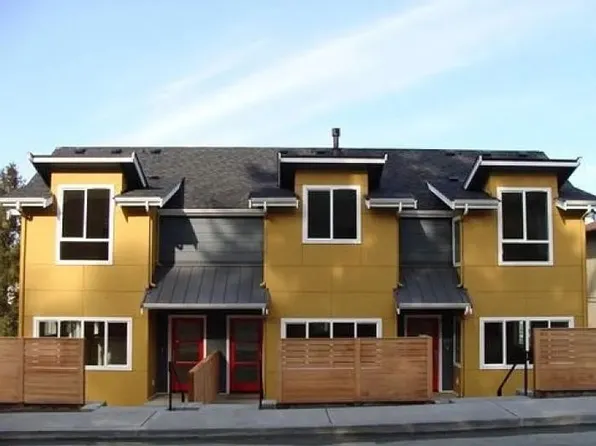 5227C 38th Ave SW, Seattle, WA 98126