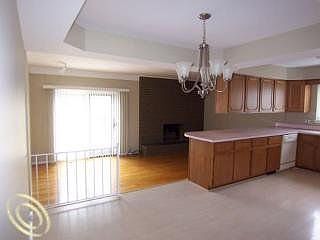 4th image of 2752 Chesterfield Dr