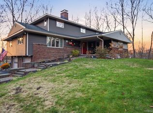 157 Roosevelt Rd, Hyde Park, NY 12538
