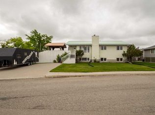 640 E Tumbleweed Ave, Pincher Creek, AB T0K1W0