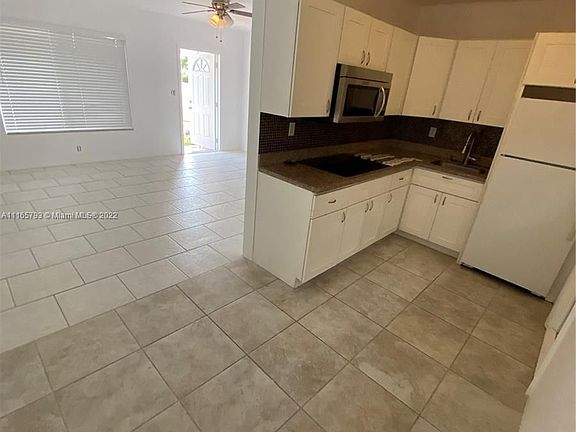 3rd image of 2843 NE 30th St #1-3