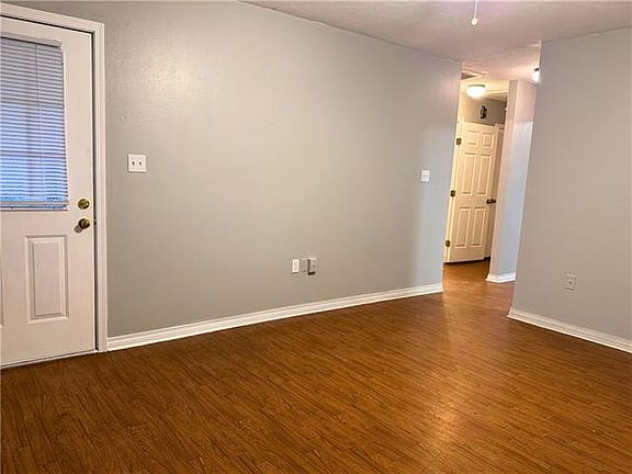4th image of 17500 Avalon Ter