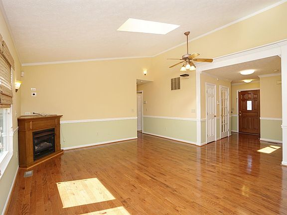 3rd image of 3890 Little Creek Dr