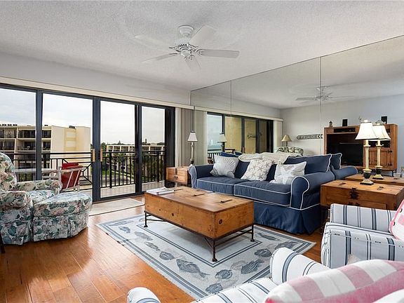 3rd image of 3939 Ocean Dr APT 505B