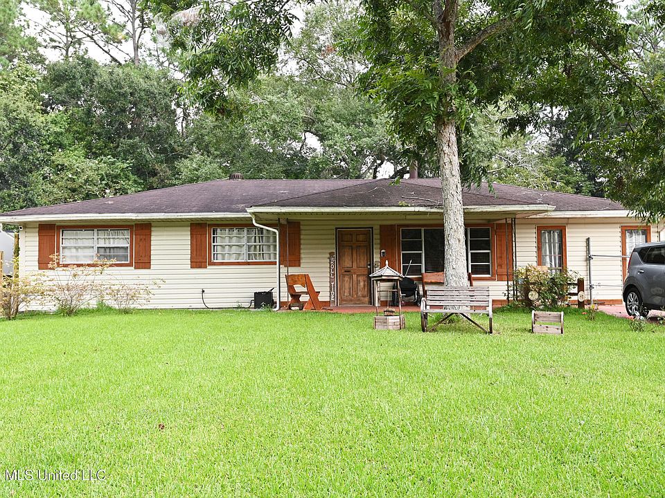 1st image of 9816 Briarcliff Dr