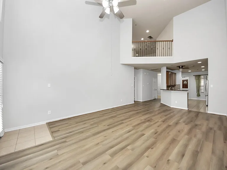 1251 Glenwood Canyon Ln — Photo 8