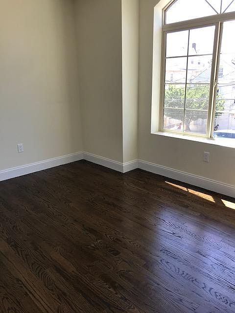 1st image of 205 Sand Ln