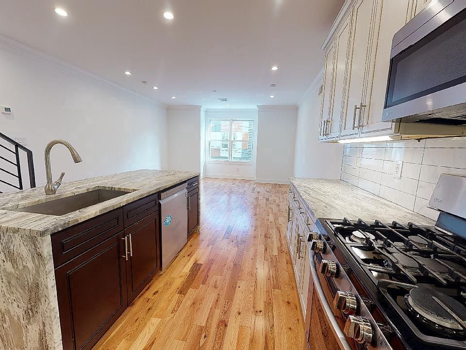1st image of 1440 N Franklin St #2