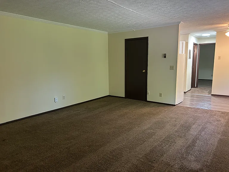 5397 Southgate Blvd #6 — Photo 3