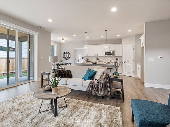 4th image of 16925 124th Avenue Ct E