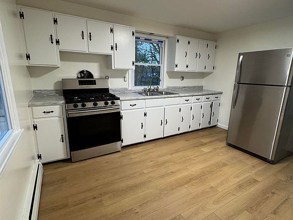 2nd image of 4-6 Daytona Street