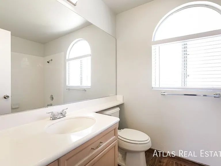 8840 Cornwall Glen Ave — Photo 10