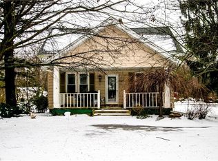 17406 Snyder Rd, Chagrin Falls, OH 44023