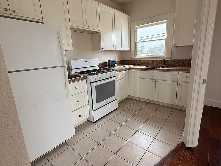 489 Dawson Ave #C — Photo 3
