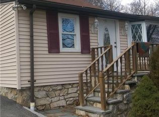 171 Tanglewylde Rd, Lake Peekskill, NY 10537