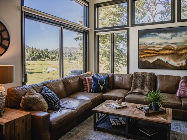 732 Fairway Cir APT 732, Mammoth Lakes, CA 93546