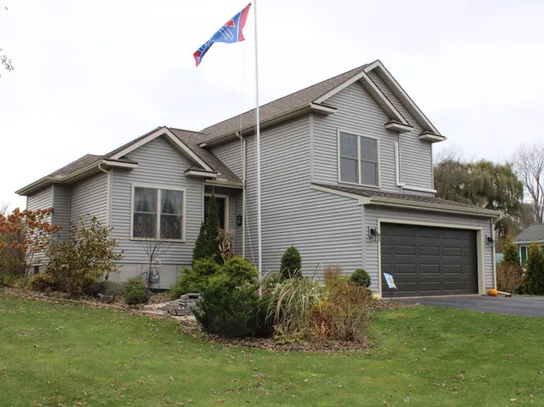 82 Bay Rd, Plattsburgh, NY 12901