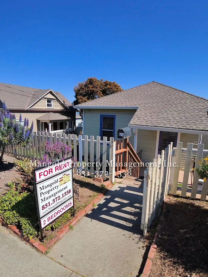 624 Laine St photo 1