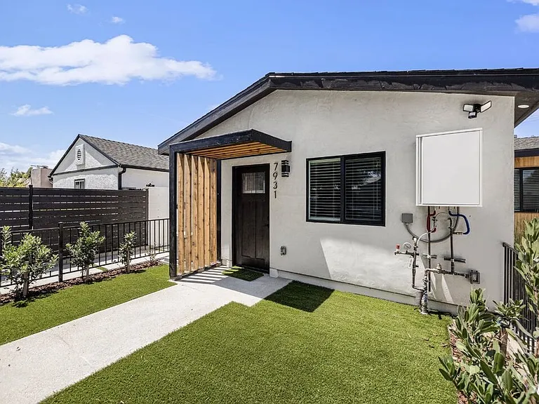 7931 Zelzah Ave — Photo 16