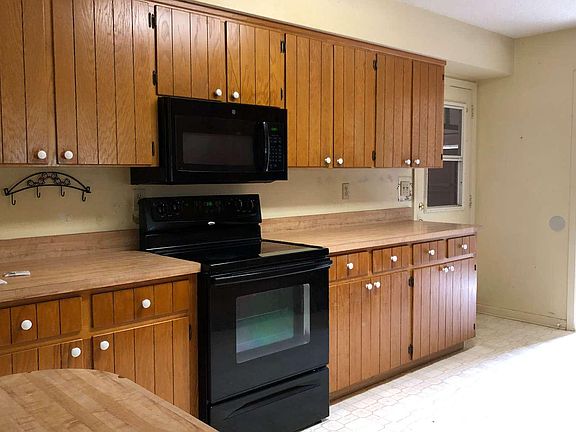5th image of 119 SW Blueberry Pl