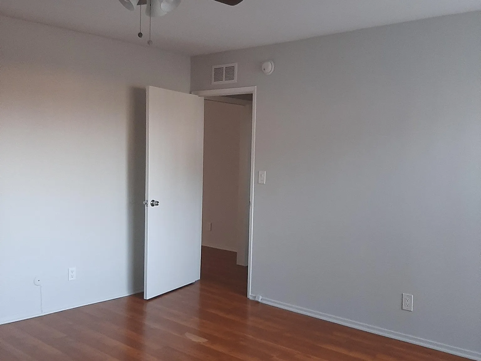 4475 Rosewood Ave — Photo 4