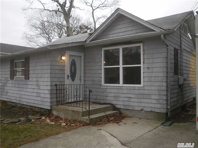 1st image of 283 Iroquois St